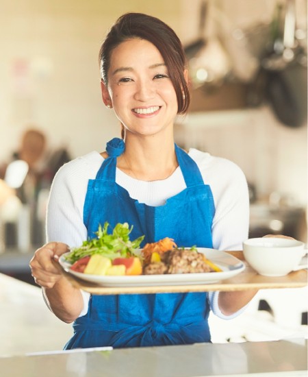 村野明子