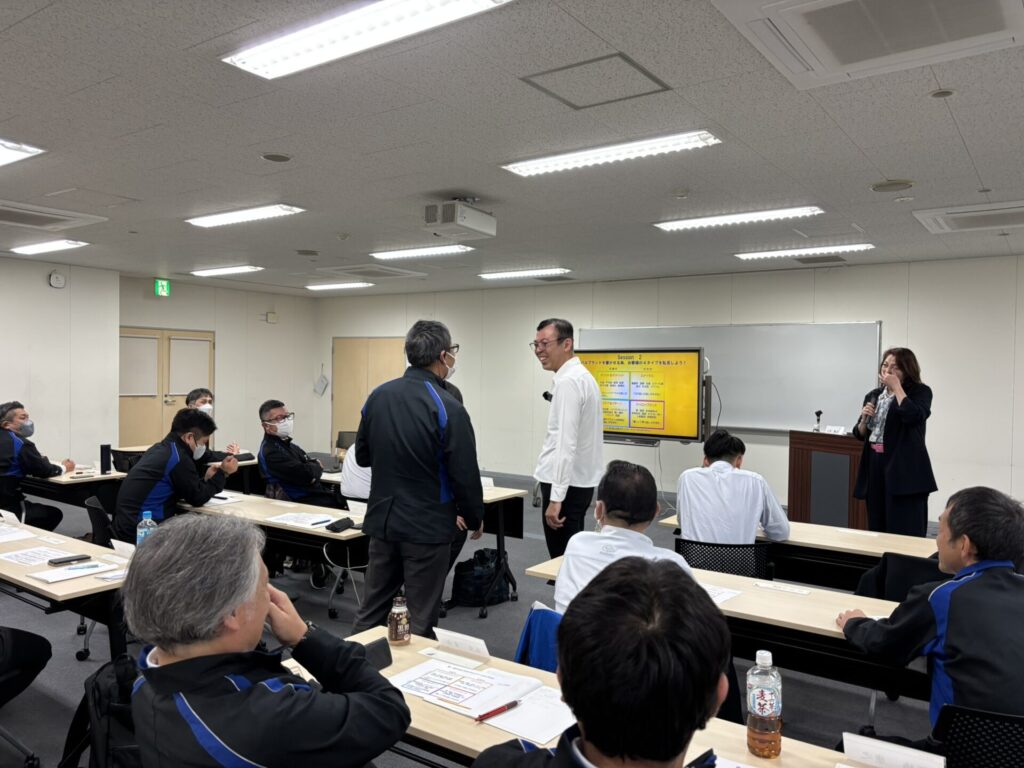 コミュニケーションスキルを学ぶよしもと式研修風景6