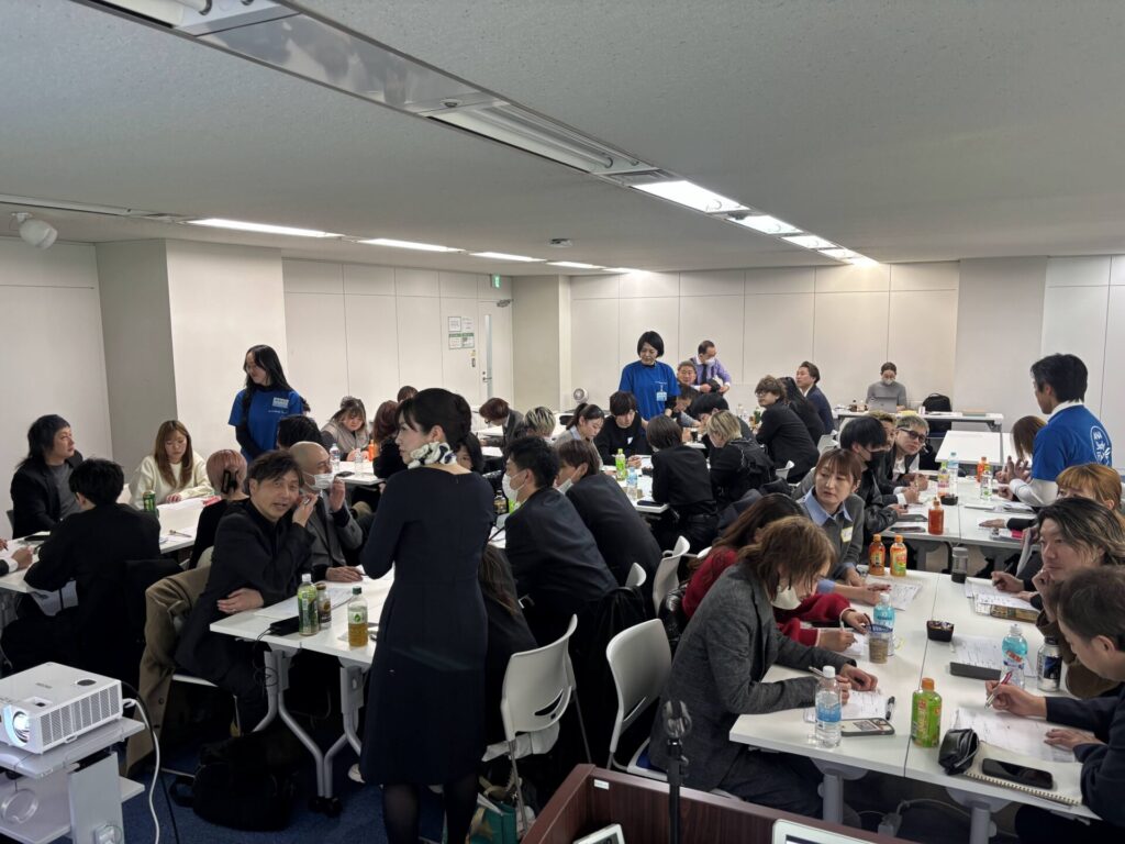 論理的思考を学ぶANA Study Fly研修風景2